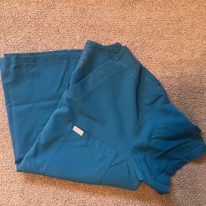 Men’s Figs Alps Blue Top